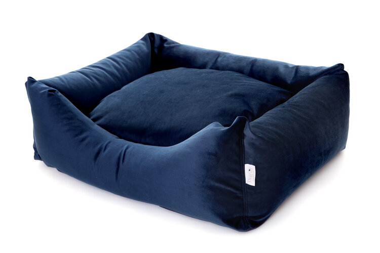 SNOOZEWORTHY DOG BED